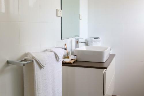 Beach & Bay Holiday Rental - Nelson Bay