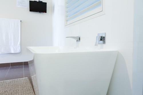Beach & Bay Holiday Rental - Nelson Bay