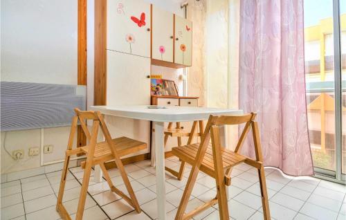 Nice Apartment In Le Grau Du Roi With 1 Bedrooms