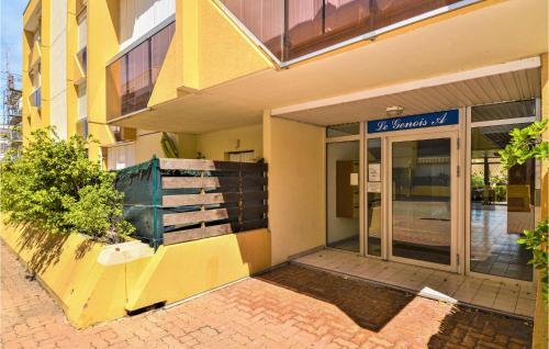 Nice Apartment In Le Grau Du Roi With 1 Bedrooms