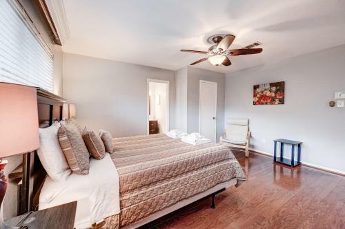 Adorable Home In Energy Corridor, Houston