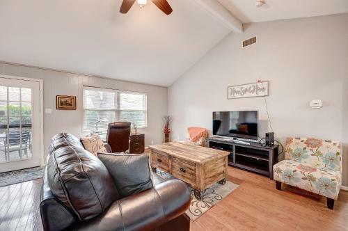 Adorable Home In Energy Corridor, Houston