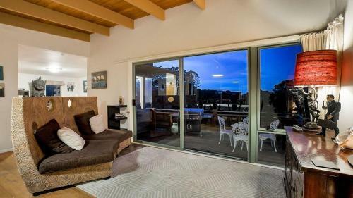 Seaview Sojourn - Waiheke Escapes