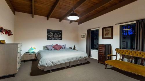 Seaview Sojourn - Waiheke Escapes