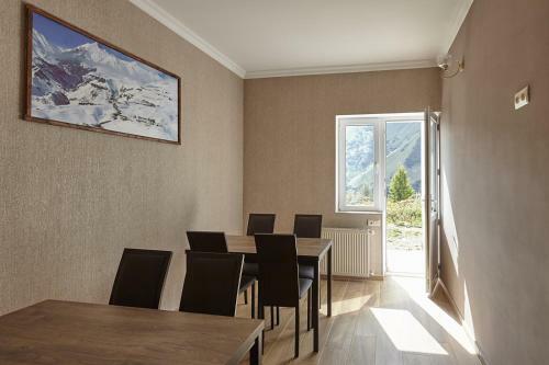Hostal Entire Rental House-white House Gudauri