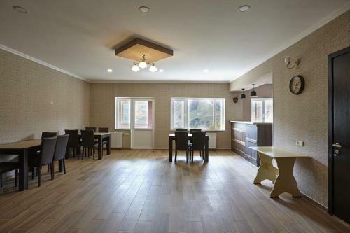 Hostal Entire Rental House-white House Gudauri