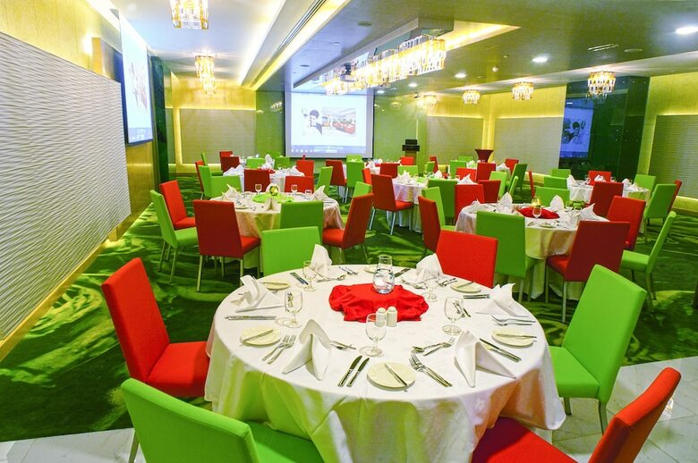 Al Khoory Executive Hotel, Al Wasl