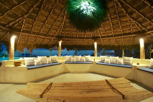 Hotel Dolphin Beach