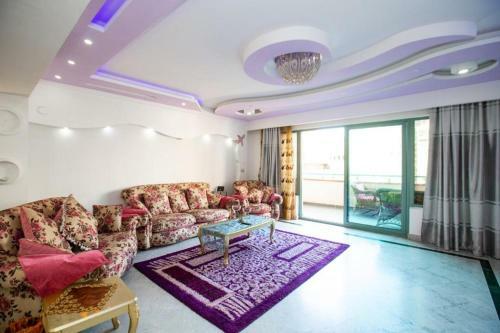 Four Season Hotel-luxury Apartments