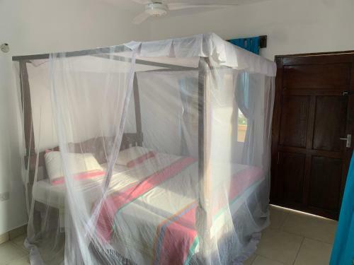Apartamento Breezy African Inspired Two Bedroom Flat.