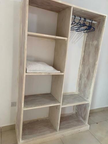Apartamento Breezy African Inspired Two Bedroom Flat.