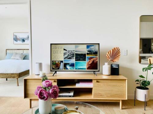 Exquisite 2br Apartment At M-city With Views
