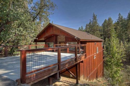 Pinecone Escape Cabin By Avantstay Elevated Cabin W Privacy & Views