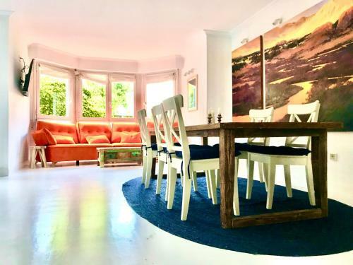New Apartment & Terrace. Steps To Ondarreta Beach