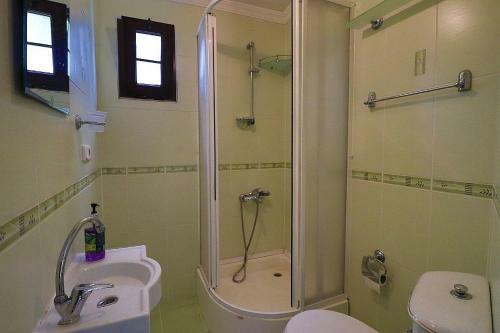 Villa Simba - Near Calis Beach With Garden & Pool