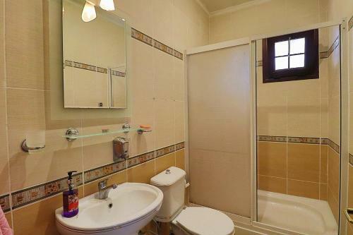 Villa Simba - Near Calis Beach With Garden & Pool