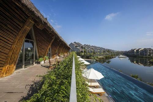 Peacefully 5 Br Villa On Quiet Hoi An River Resort