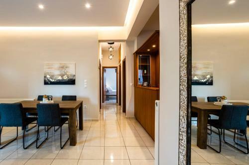 Filiatra Downtown Cozy Retreat - Homely Vibes