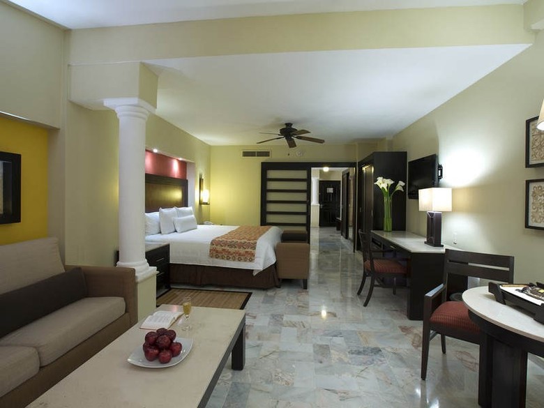 Hotel Barcel� Puerto Vallarta