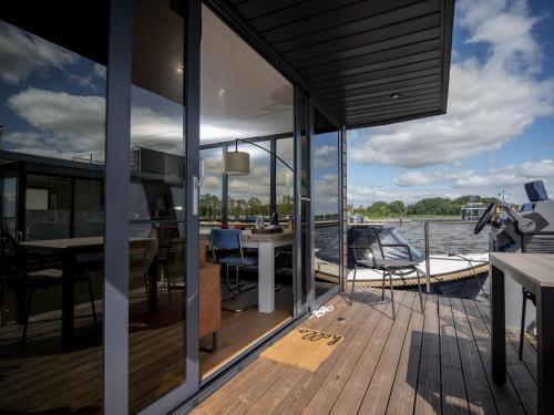 Houseboat 'de Bintang' A Unique Accommodation With An Unobstructed View