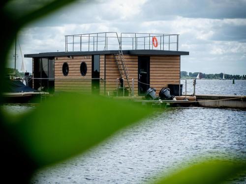 Houseboat 'de Bintang' A Unique Accommodation With An Unobstructed View