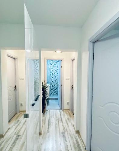 2 Rooms Apartment Airy & Bright Palas Center
