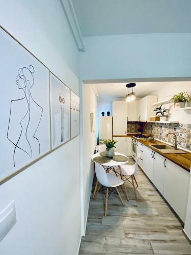 2 Rooms Apartment Airy & Bright Palas Center