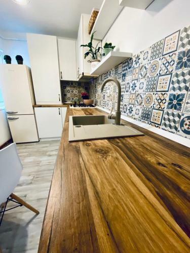 2 Rooms Apartment Airy & Bright Palas Center