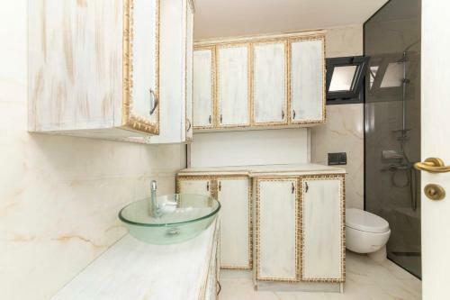 Splendid Villa With Private Pool And Jacuzzi Near Beach In Bodrum