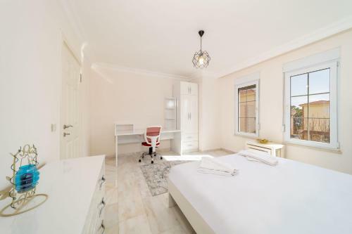 Astonishing Villa With 3 Shared Pools In Alanya Antalya