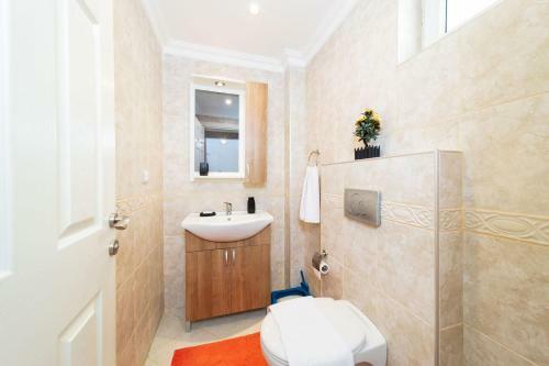 Astonishing Villa With 3 Shared Pools In Alanya Antalya