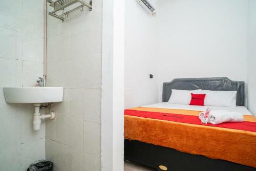 Hotel Reddoorz @ Aralia Harapan Indah