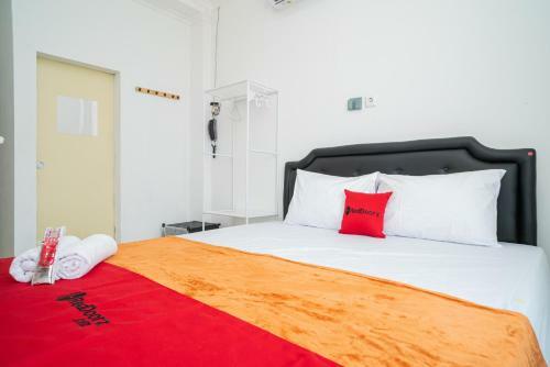 Hotel Reddoorz @ Aralia Harapan Indah