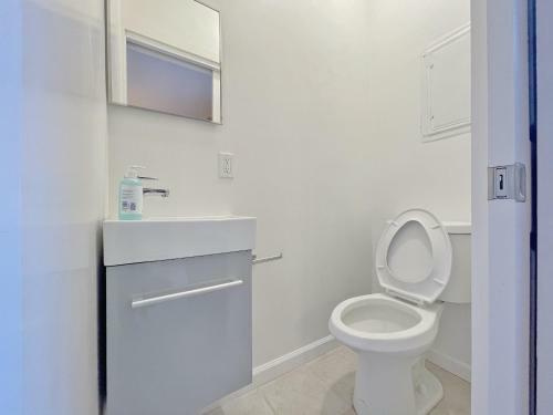 @ Marbella Lane - San Mateo Stylish House