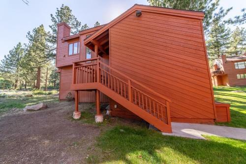#562- Mountain Views, Steps To Shuttle And Golf Course, 3br 3ba Condo