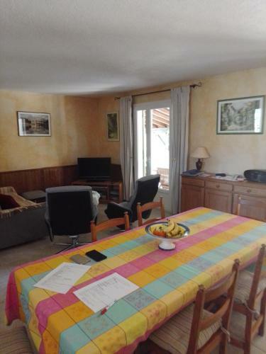 Location De Vacances Proche Uz�s Tr�s Tranquille Piscine Privative