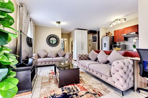 Self Check-in Modern Apartment + Inverter + Free Wifi