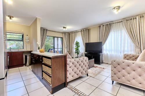 Self Check-in Modern Apartment + Inverter + Free Wifi