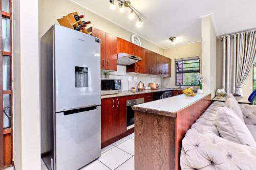Self Check-in Modern Apartment + Inverter + Free Wifi