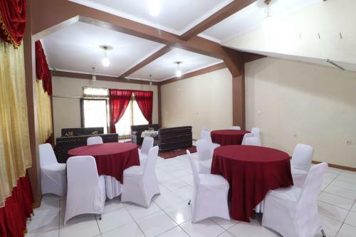Hotel Oyo 91480 Putridapisa Syariah