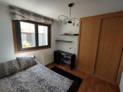 Apartamento Piso Con Terraza, Garaje Cerca De La Playa Rodeira