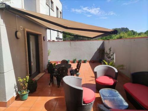 Apartamento Piso Con Terraza, Garaje Cerca De La Playa Rodeira