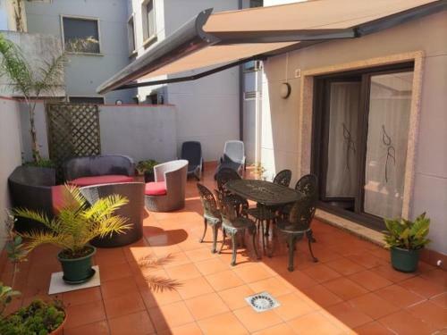 Apartamento Piso Con Terraza, Garaje Cerca De La Playa Rodeira
