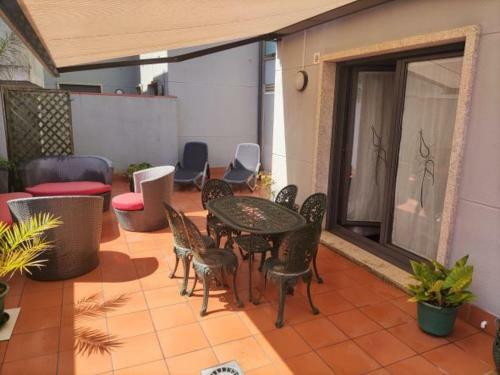 Apartamento Piso Con Terraza, Garaje Cerca De La Playa Rodeira