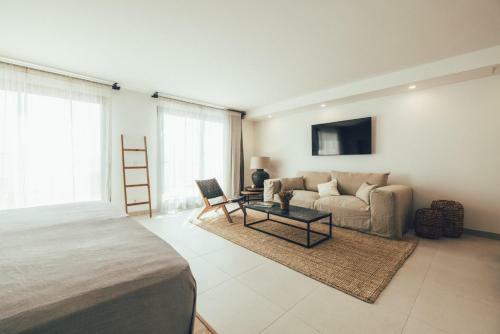 Apartamento Cala Lanuza Suites
