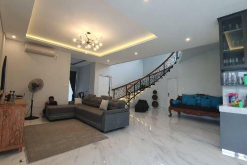Luxury 5br Villa With Ocean, Mountain Ricefield Views