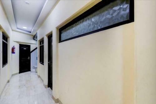 Hotel Spot On 92318 Shukla Brothers