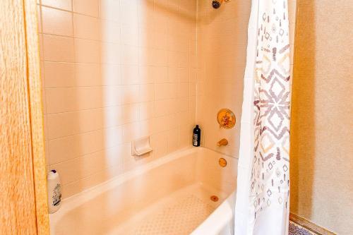Hotel Snowmass Escape