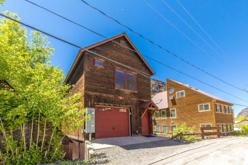 421 2nd Street