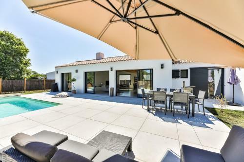 Tr�s Jolie Maison Familiale Avec Piscine